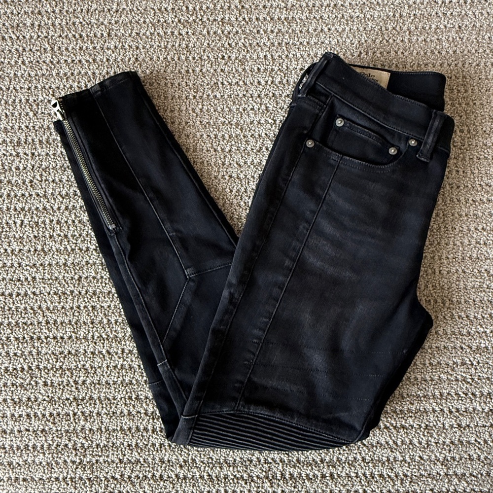 NWOT Ralph Lauren Dark Skinny Jeans for Women.. Size 28